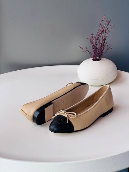 CHANEL ❤️🖤💛
Size 36-41
_Super master high quality*_ 
380 dhs✅

Zain176
♥️♥️♥️