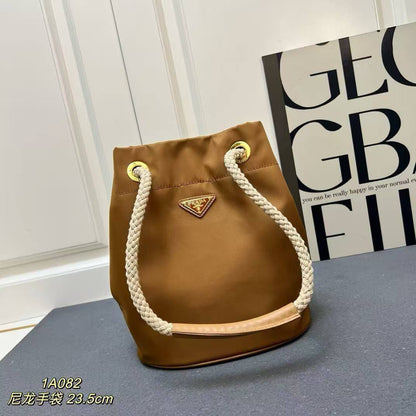 Prada
Master
250 dhs✅
#23.5cm💕💁‍♂️

Zain228
♥️♥️♥️