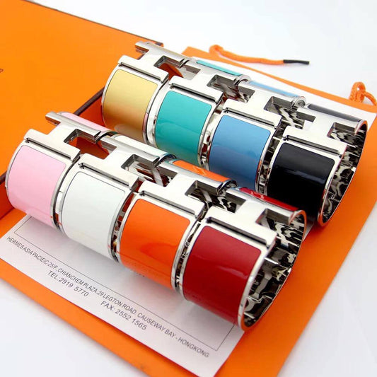 110 dhs🪙🌨️ Each Bangle
Hermes 

With Box And Paper Bag
🎁🎁🎁

Zain89
♥️♥️♥️