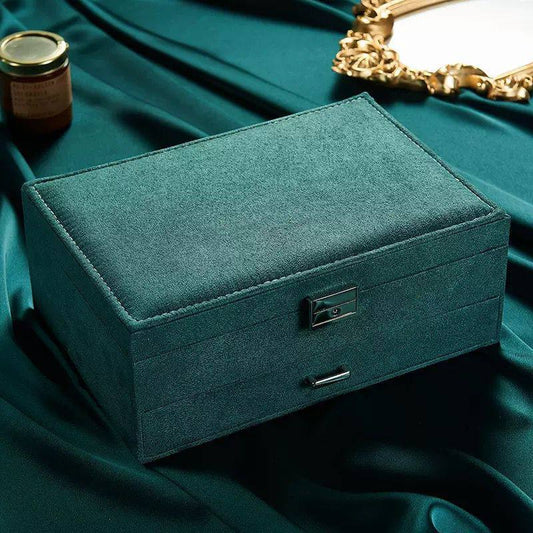 Jewelry boxes are now on sale , limited stock, good quality 
120 dhs🪙💚

Zain39
♥️♥️♥️