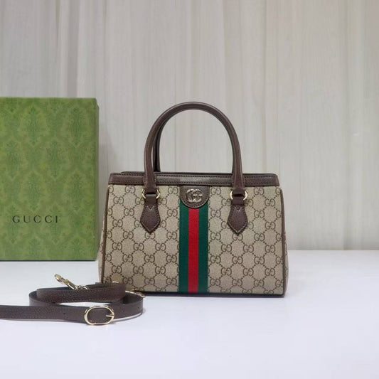 Gucci 🙋🏻💕
Master
 26cm 🫶🏼 320 dhs✅
34cm🫶🏼 340 dhs✅

Zain297
♥️♥️♥️
