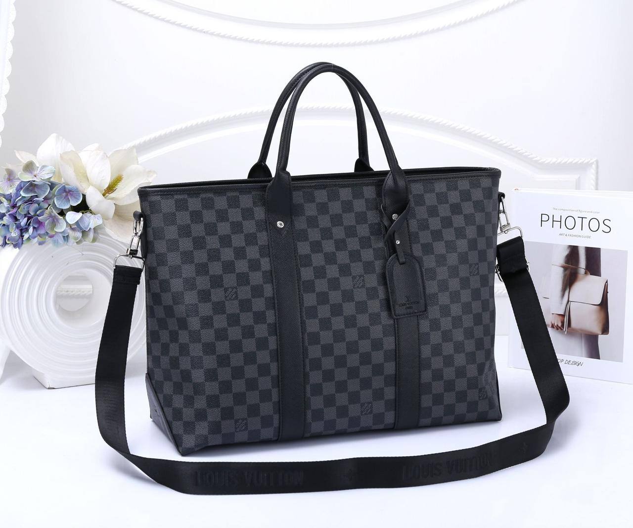 LV
 BRIEFCASE 
 GOOD QUALITY UNISEX
110 dhs✅
……(can be used as a computer bag )

Zain295
♥️♥️♥️