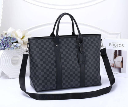 LV
 BRIEFCASE 
 GOOD QUALITY UNISEX
110 dhs✅
……(can be used as a computer bag )

Zain295
♥️♥️♥️