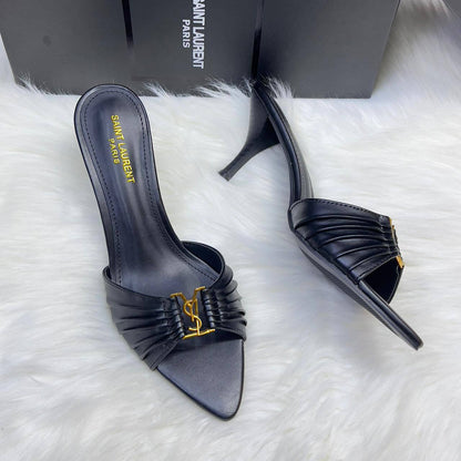 OFFER 
Discount
140 dhs🪙🖤
SIZE 36-41 available
Limit Stock

Zain88
♥️♥️♥️