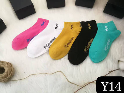 Socks
one box 5 pairs
45 dhs🌺

Zain231
♥️♥️♥️