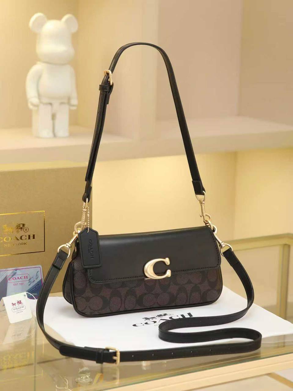 Coach
95 dhs✅
with box

Zain235
♥️♥️♥️