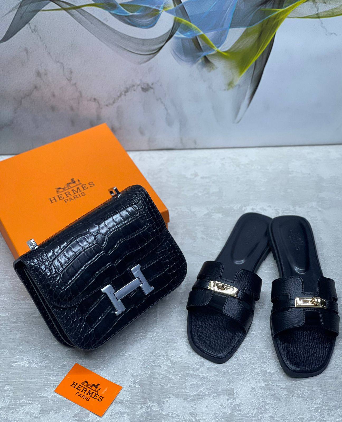 HERMES
Bag&shoes.    Set. 

170 dhs❣️

Zain175
♥️♥️♥️