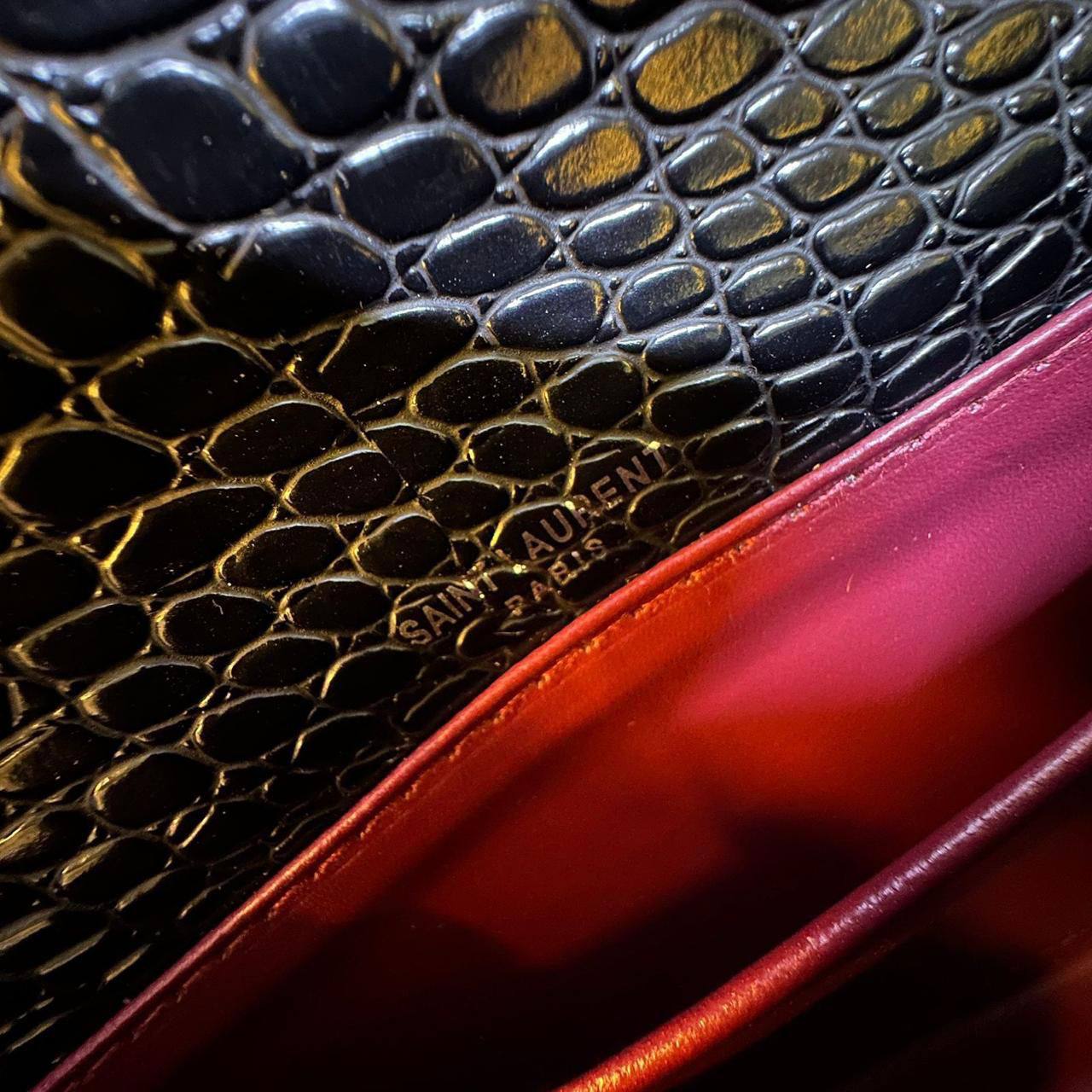 YSL
22*16*5cm

With box 🎁🎁🎁

95 dhs🇦🇪

Zain17
♥️♥️♥️
