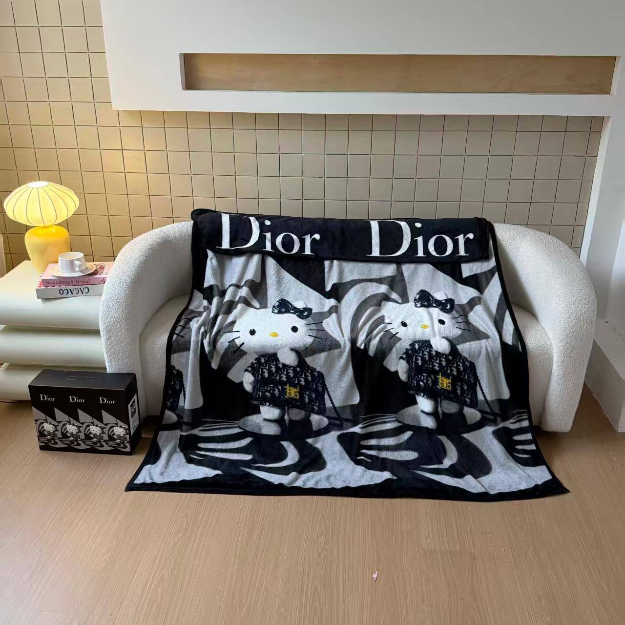 200*230 cm 
Double size 
55 dhs🇦🇪🇦🇪 
with box

Zain17
♥️♥️♥️