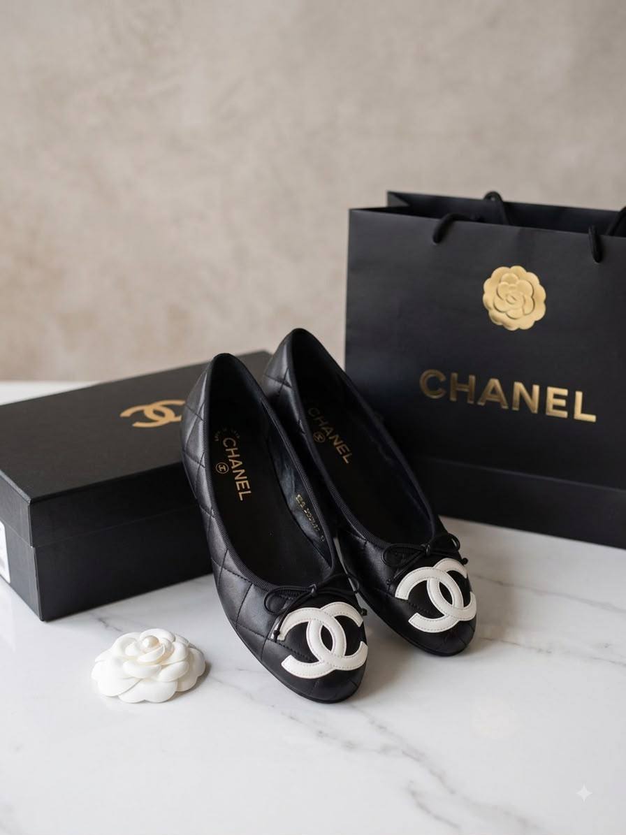 NEW CAME
CHANEL 
GOOD QUALITY
100 dhs🇦🇪🇦🇪
Size 36 TO 41

Zain40
♥️♥️♥️