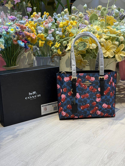 Coach Mollie 
Tote 25 bags
105 dhs❣️ 

with BOX
🎁🎁🎁

Zain44
♥️♥️♥️