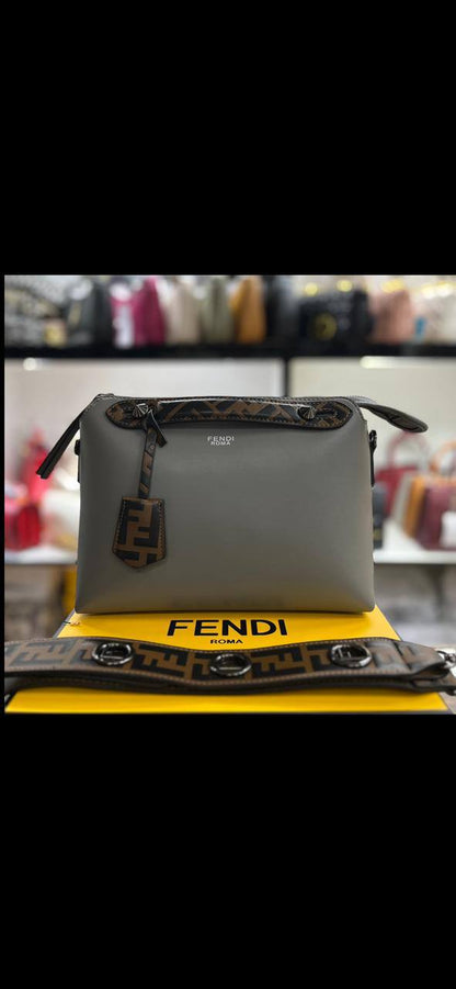 Fendi

with box 
🎁🎁🎁

115 dhs🪙🌺

Zain50
♥️♥️♥️