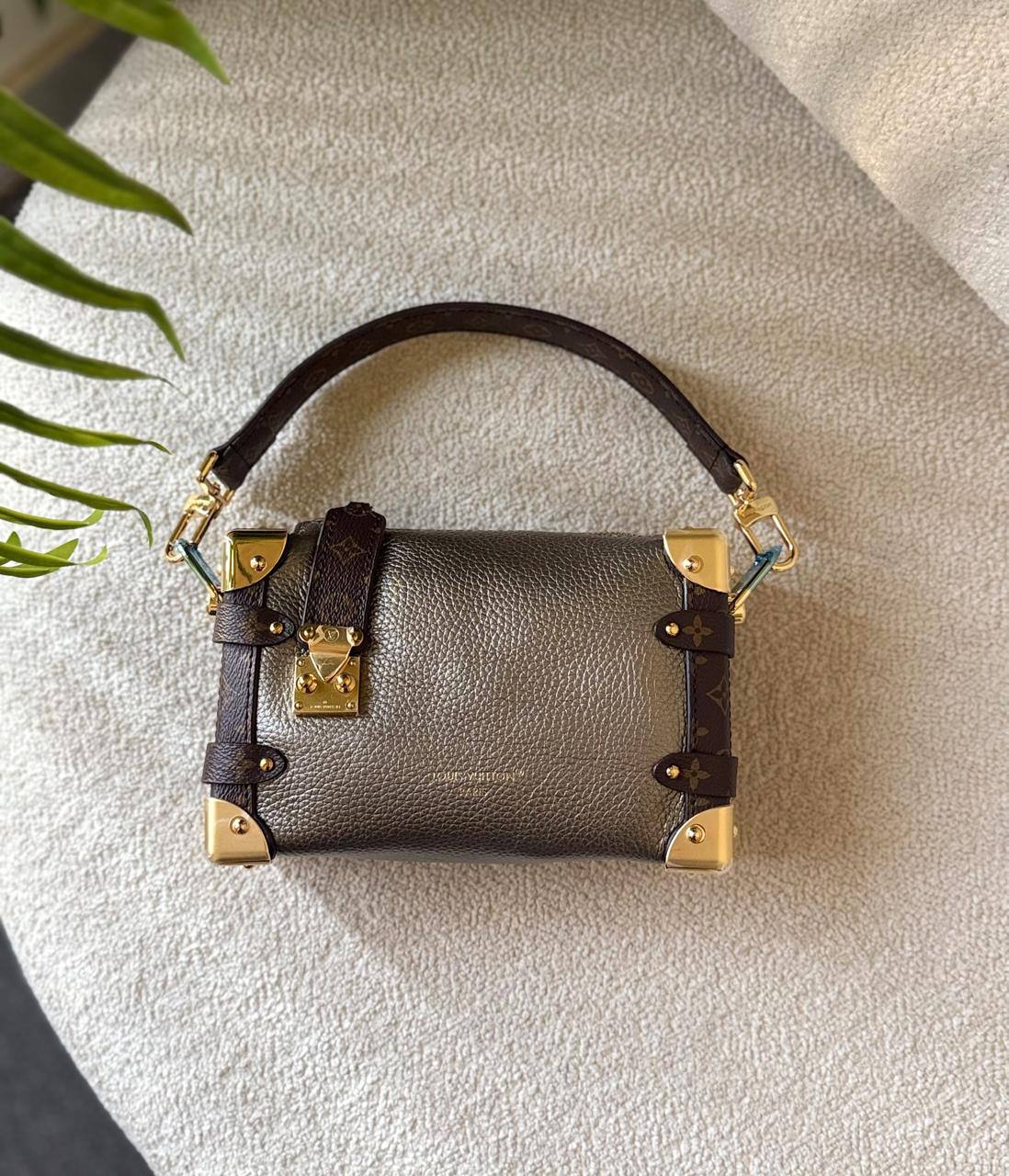 CHANEL
LV
       🌿 😻 24 Cm😍 🍃
For Price 👇 WhatsApp✅
0568585901 
0507557372
0552275751 Owner Zain 👌

Zain246
♥️♥️♥️