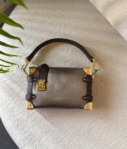 CHANEL
LV
       🌿 😻 24 Cm😍 🍃
For Price 👇 WhatsApp✅
0568585901 
0507557372
0552275751 Owner Zain 👌

Zain246
♥️♥️♥️