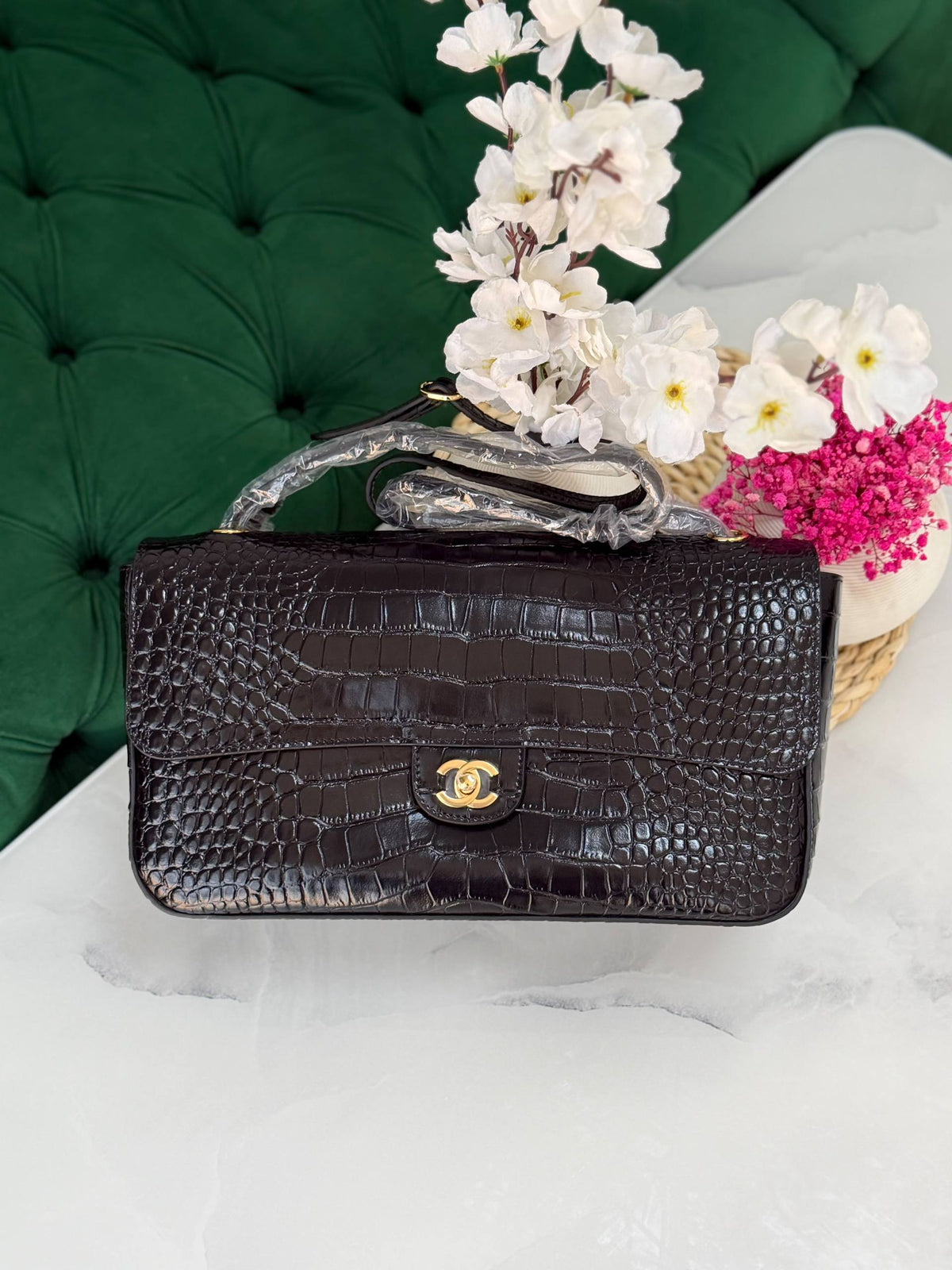Chanel  ✨💥
Available original box 📦 
With full packing 🎀🎀
Super high quality 💥💥

For Price 👇 WhatsApp✅
0568585901 
0507557372
0552275751 Owner Zain 👌

Zain295
♥️♥️♥️