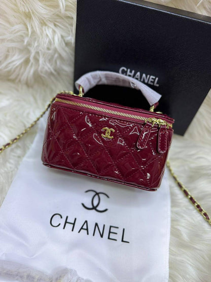 🌸 Chanel 24K
1⃣️ First quality +🎁
Size: 17.5 * 10 * 8 cm
85 dhs❤️
with box🎁

Zain115
♥️♥️♥️