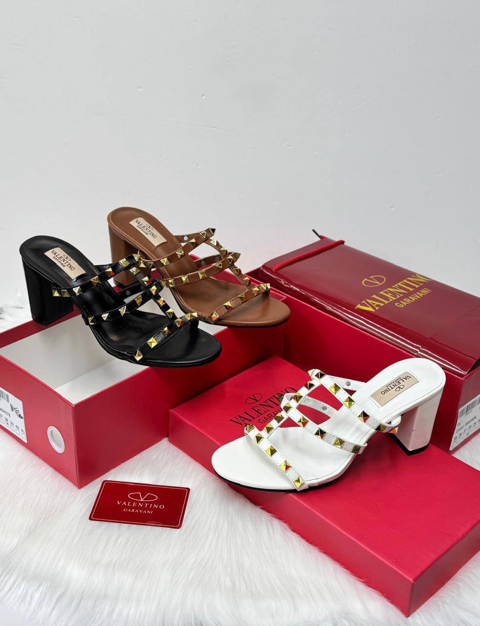 VALENTINO 
SIZE 36-41
105 dhs🇦🇪🇦🇪

Zain21
♥️♥️♥️