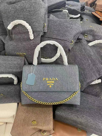 Prada - Chanel - Hermes
95 dhs✅
high quality25cm

Zain26
♥️♥️♥️