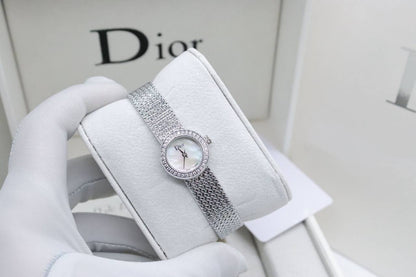 Dior Mini Size
Ladies Watch 
Good Quality
230 dhs💓

Zain33
♥️♥️♥️