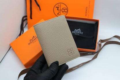 Hermes Wallet 
Good Quality
With Box And Bag 
🎁🎁🎁

65 dhs💓

Zain33
♥️♥️♥️