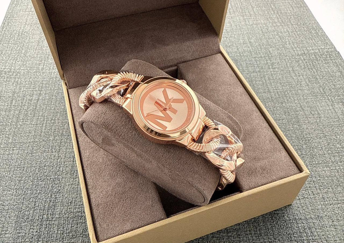 Mk ladies 

1 ps
45 dhs🇦🇪🇦🇪

Zain45
♥️♥️♥️