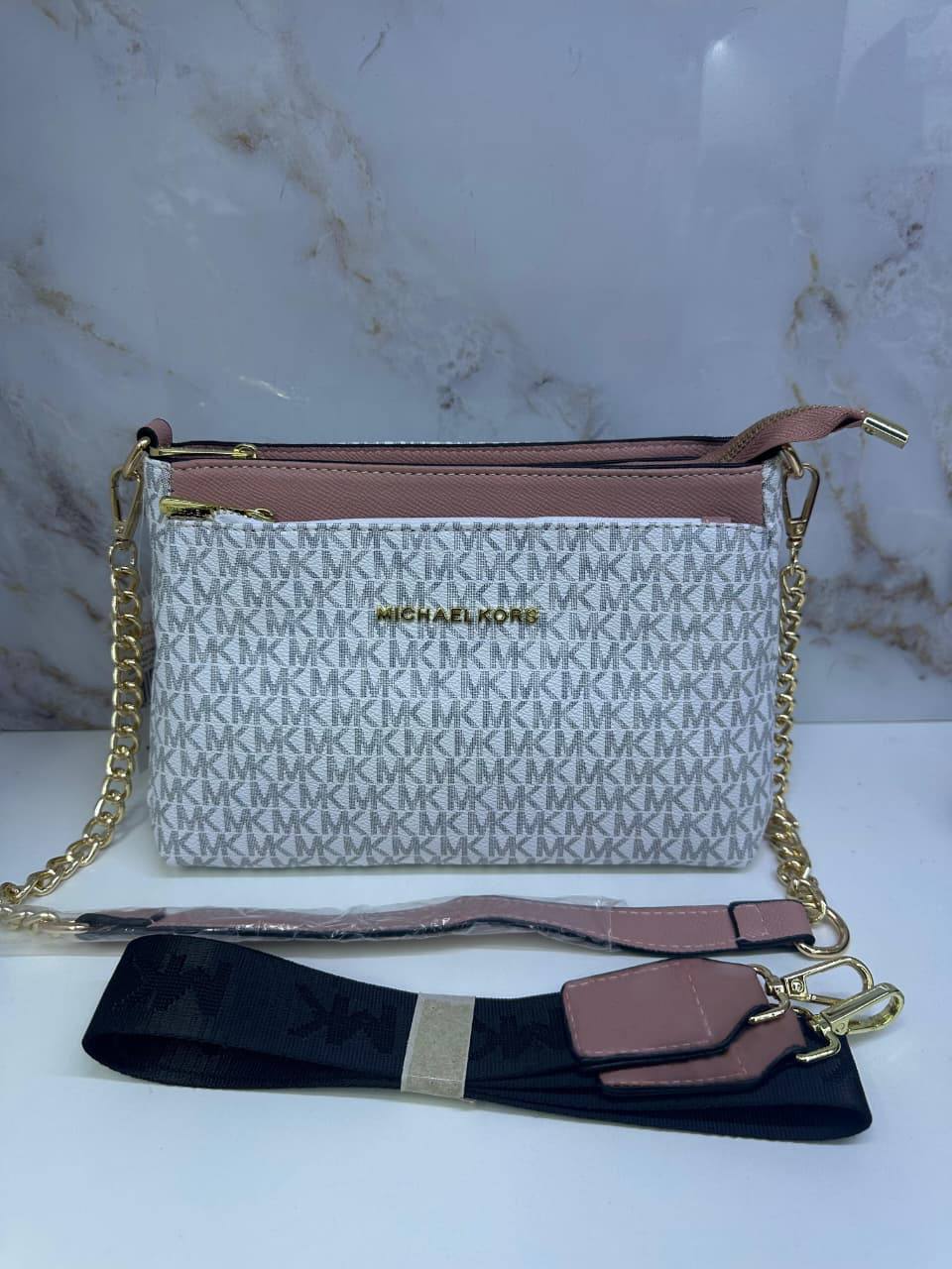 MK
2 belt
65 dhs🪙🌨️

Zain50
♥️♥️♥️