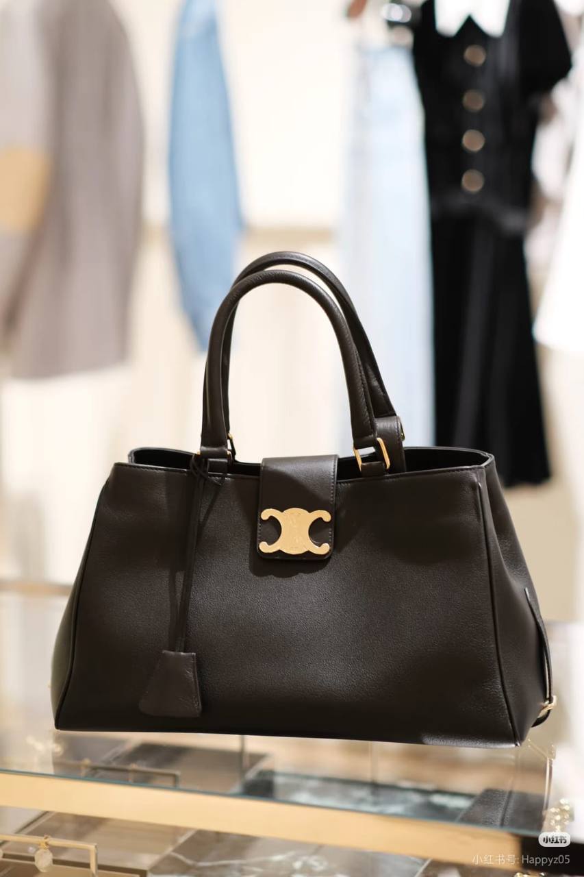 Celine -  Milano - Master
For Price 👇 WTSP Text Zain 0568585901

Zain10
♥️♥️♥️