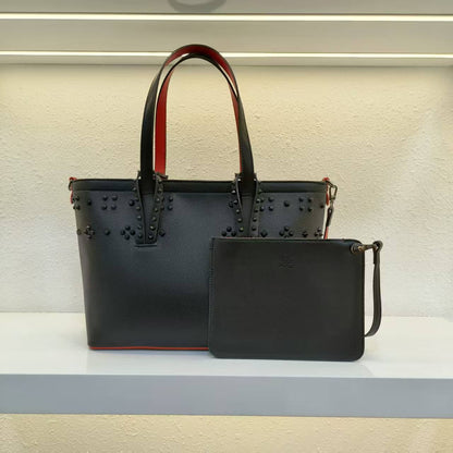 Valentino
GOOD QUALITY 
110 dhs🇦🇪🇦🇪

Zain200
♥️♥️♥️