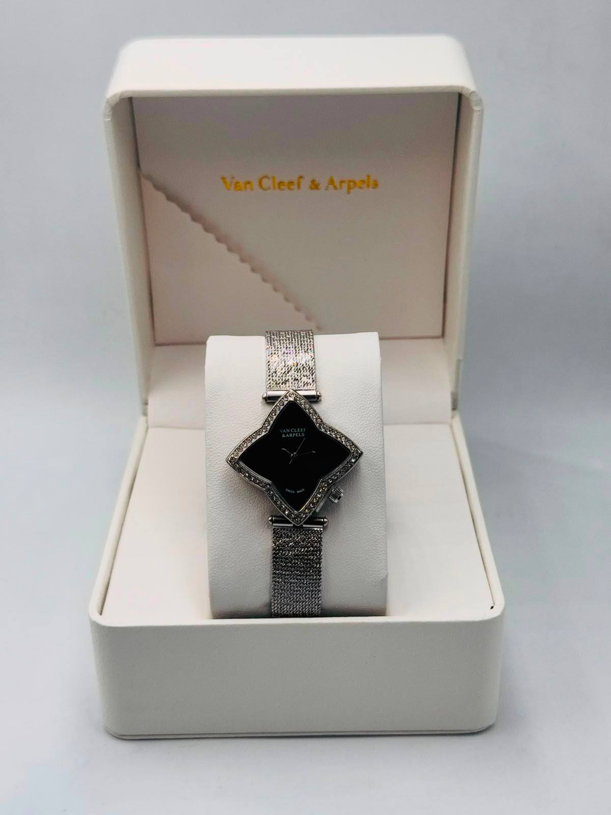 VCA Ladies
*Nee Arrival*🔥
55 dhs✅

Zain08
♥️♥️♥️