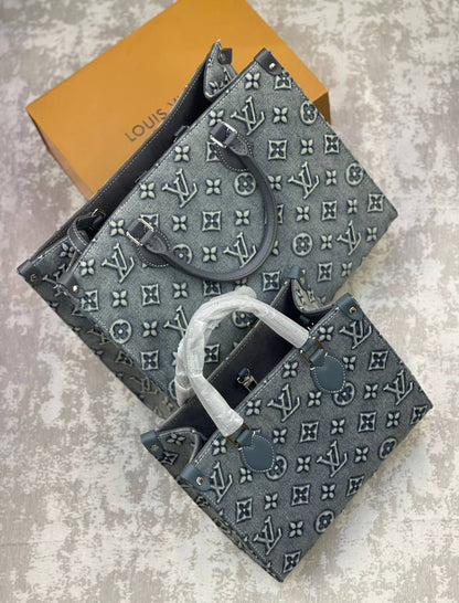 LV Copy1
Medium.    270 dhs✅ 
Big.             280 dhs✅

Zain175
♥️♥️♥️