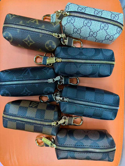 keychain
with box 
35 dhs🇦🇪🇦🇪

Zain04
♥️♥️♥️