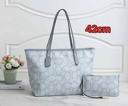 COACH 
good quality

with box 
🎁🎁🎁

100 dhs🪙

Zain102
♥️♥️♥️