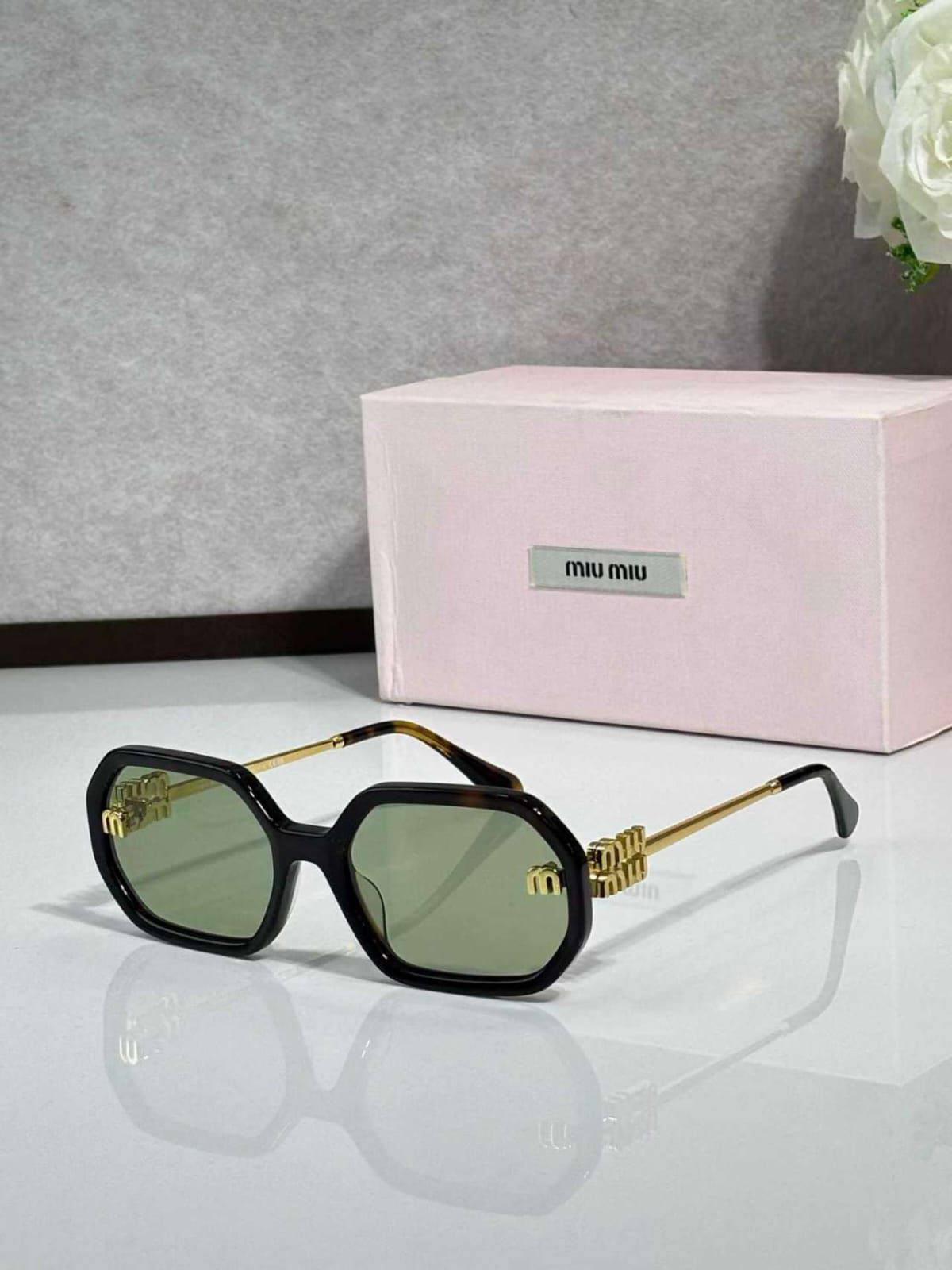 Miu Miu
MASTER QUALITY…....😍
190 dhs🪙🌨️
NEW COLLECTION ARRIVED 🌹🌹

Zain108
♥️♥️♥️