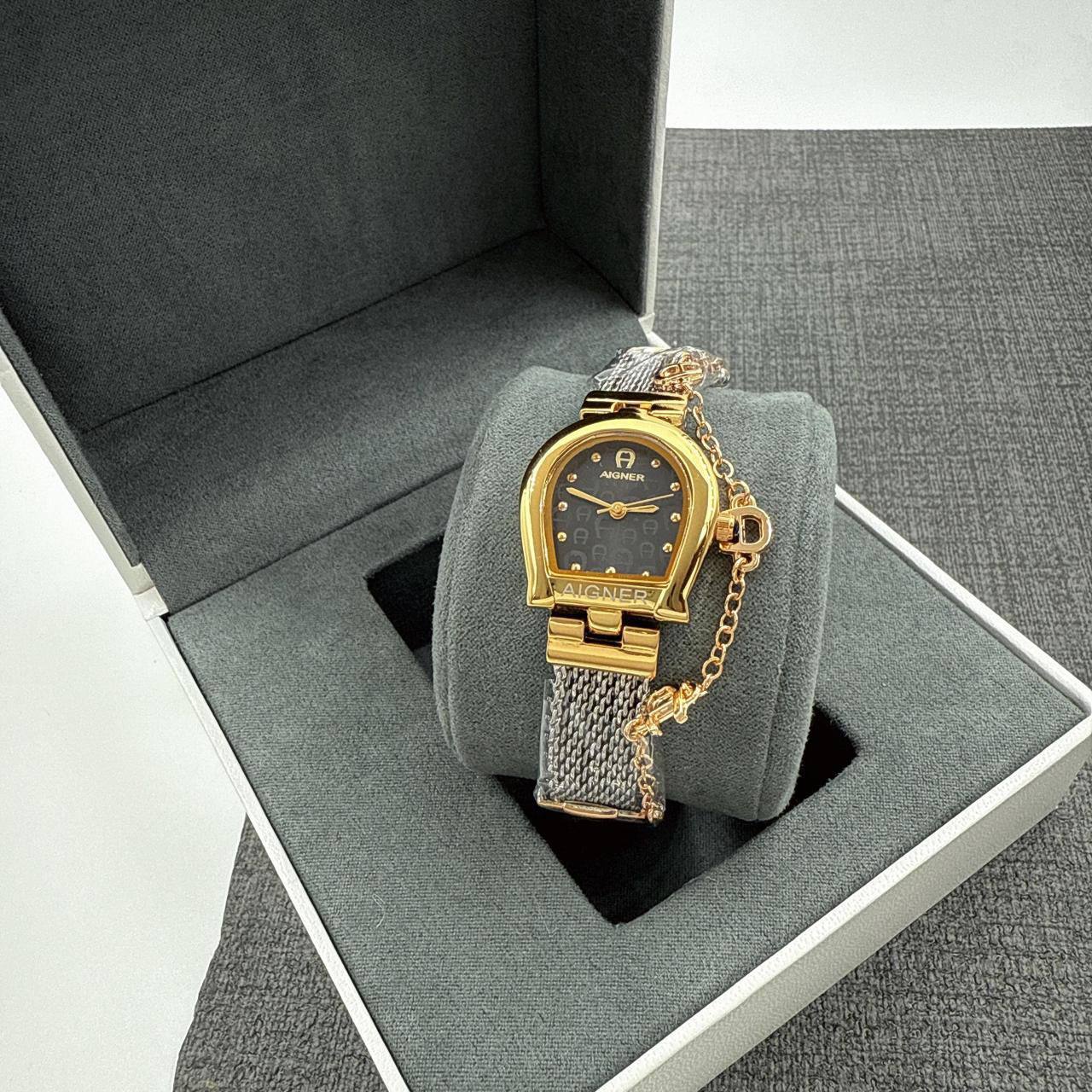 Aigner
Ladies watches
65 dhs🪙

Zain45
♥️♥️♥️