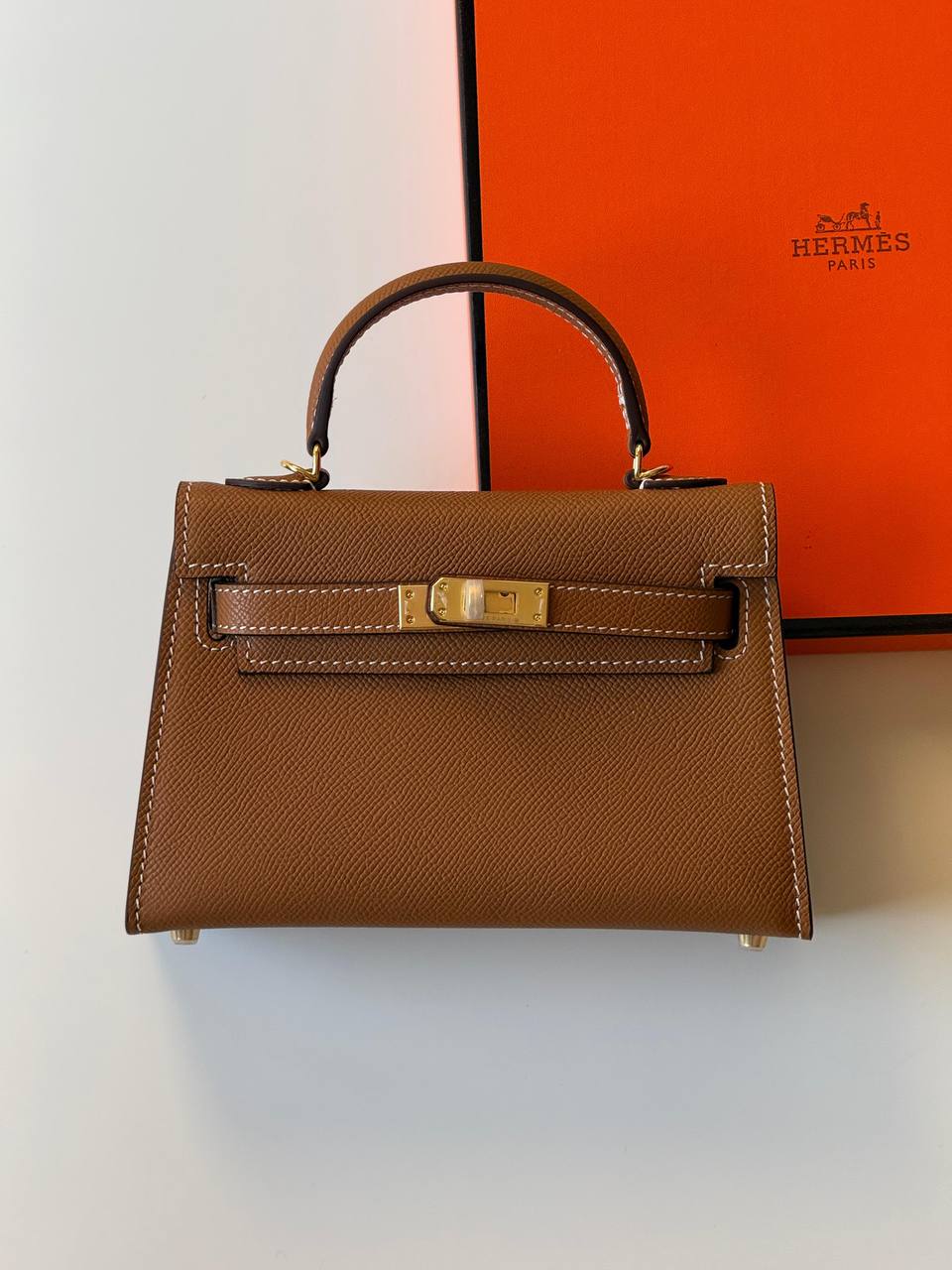 Hermes
minikelly 19cm💕
master quality😍with box❤️
340 dhs❤️💚❤️💚

Zain52
💚❤️💚
