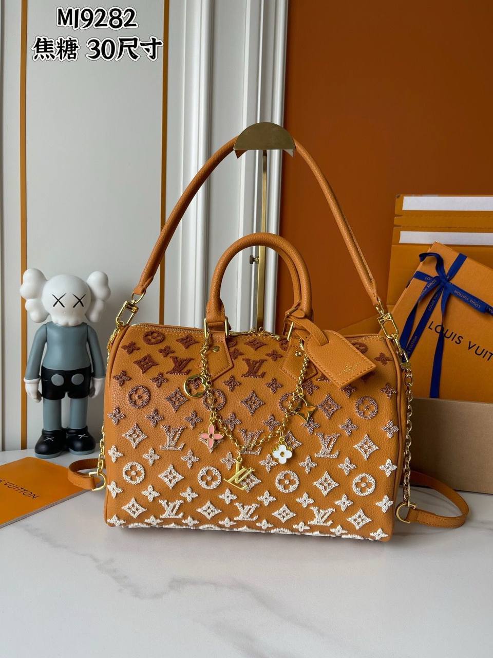 Lv Speedy 
Master🌺🌺
30cm  
310 dhs💓

Zain114
♥️♥️♥️