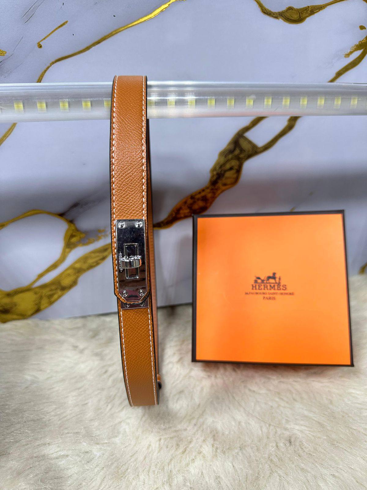 Hermes 
2.0
With box 
🎁🎁🎁

40 dhs🌺

Zain50
♥️♥️♥️
