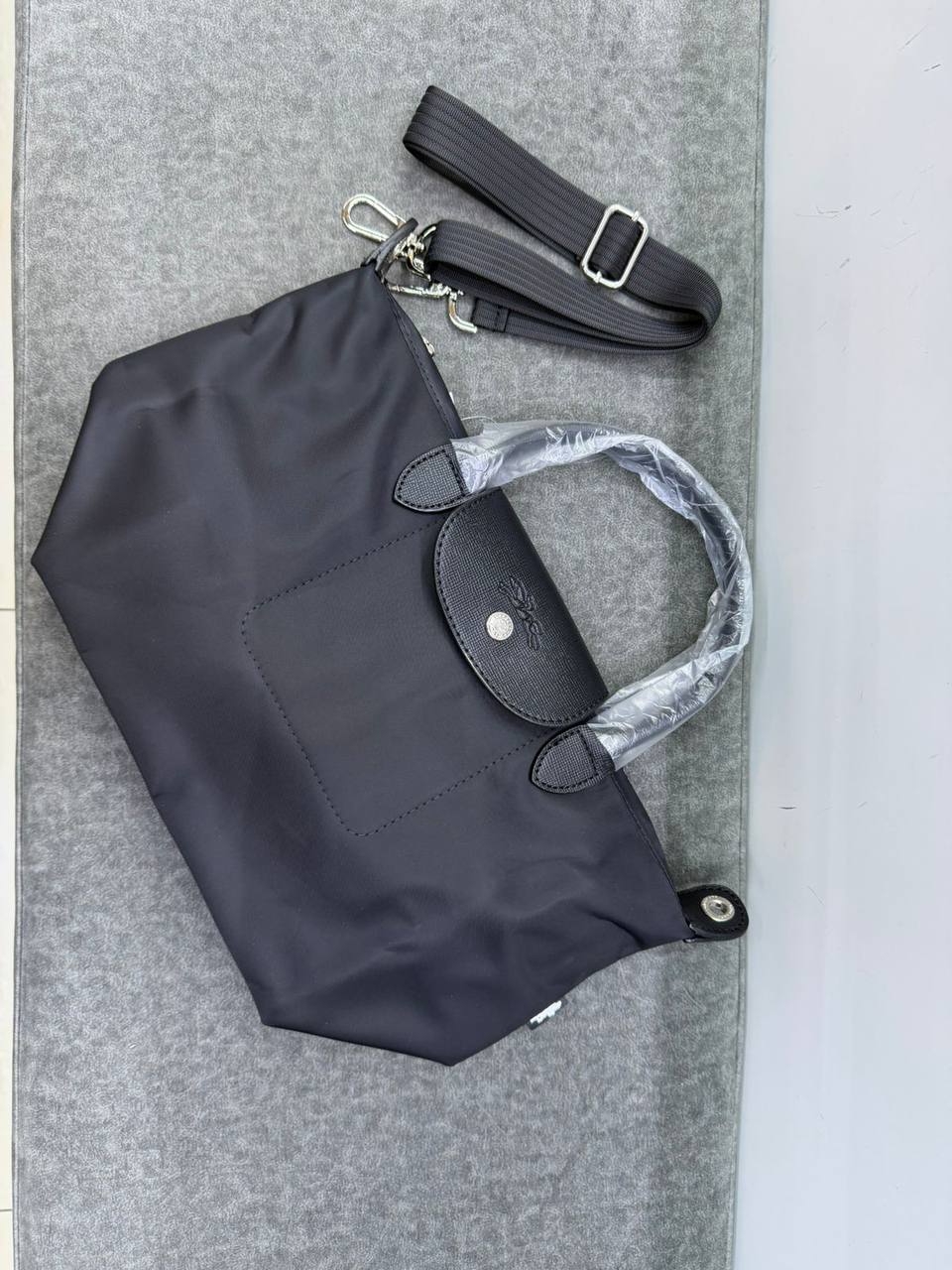 Long Champ
Size:25cm   
80 dhs🪙🖤

Zain114
♥️♥️♥️