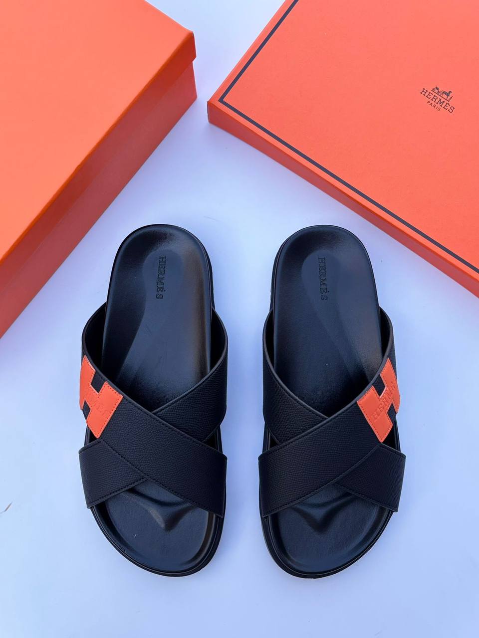 Hermes slipper (men)
110 dhs🪙🌺
Size 40-45

Zain30
♥️♥️♥️