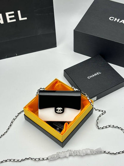 Chanel   
size:12×6cm 
230 dhs✅

Zain114
♥️♥️♥️