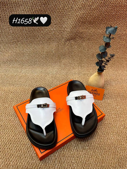 Hermes
Empore sandals
Size 36 to 41

95 dhs💓

Zain236
♥️♥️♥️