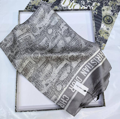 Dior
Silk scarf 
40 dhs✅
55 dhs✅ 

with box
🎁🎁🎁

Zain93
♥️♥️♥️