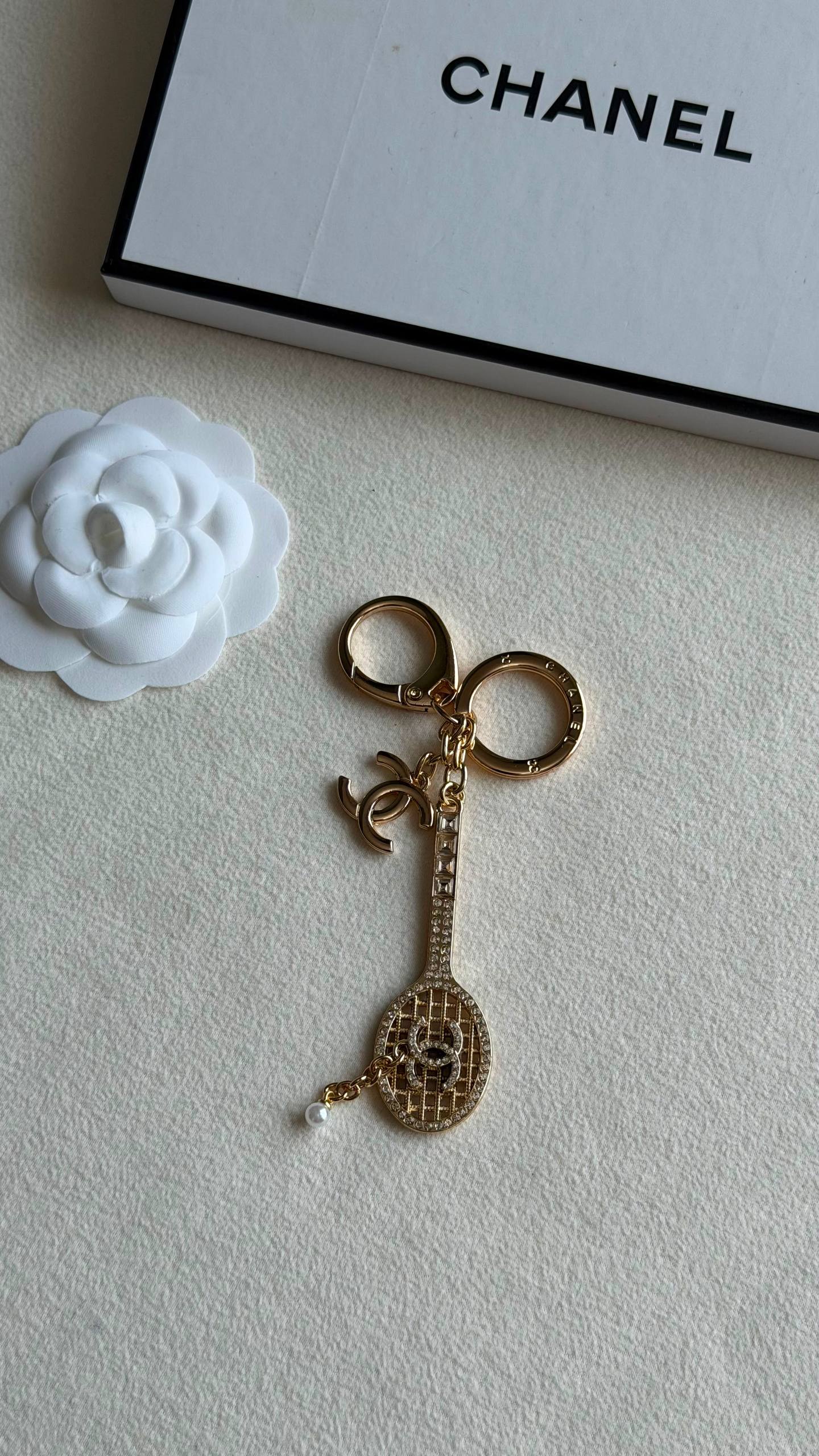 GUCCI  & CHANEL 
CHARMS
Super master quality 
*with complete packing*🎁
240 dhs✅

Zain280
♥️♥️♥️