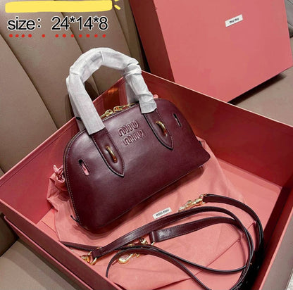Miu Miu
with box
90 dhs✅

Zain38
♥️♥️♥️