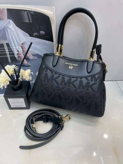 mk 

good quality 
110 dhs🇦🇪🇦🇪

Zain215
♥️♥️♥️