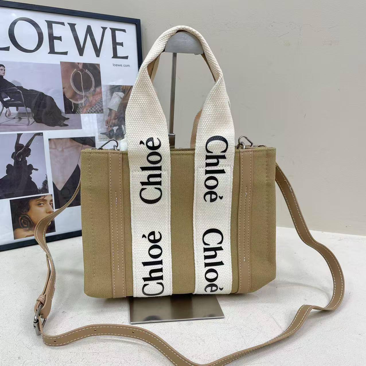 Chloe
25*19*9cm
70 dhs🪙💕

Zain17
♥️♥️♥️