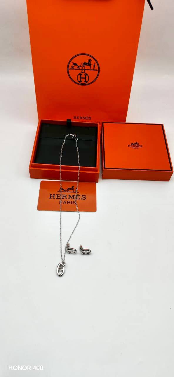 Hermes

necklace and earring

80 dhs🇦🇪🇦🇪

Zain122
♥️♥️♥️