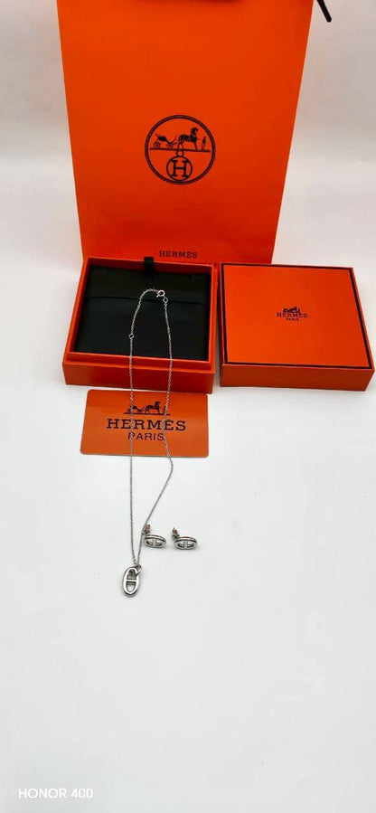 Hermes

necklace and earring

80 dhs🇦🇪🇦🇪

Zain122
♥️♥️♥️