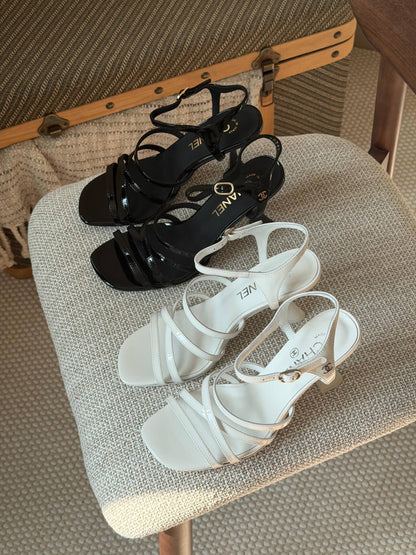 Chanel new 🩶
Size: 36 to 41
Super master quality 
450 dhs💚

Zain198
♥️♥️♥️