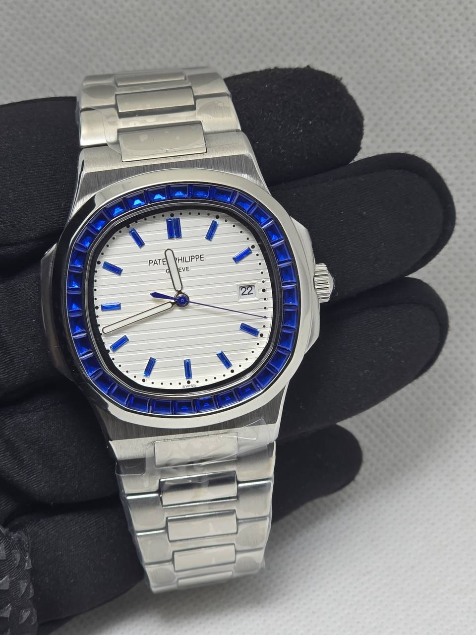 PATEK PHILIPPE MEN
*AUTOMATIC*
*GOOD QUALITY*
*41MM*
350 dhs🪙🖤

Zain29
♥️♥️♥️